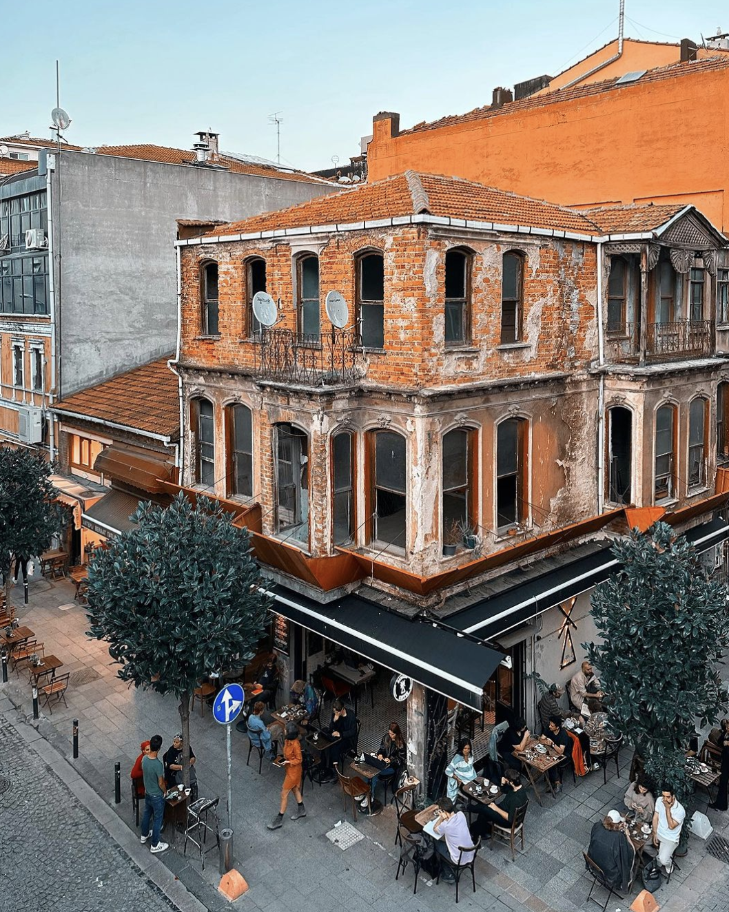 Yeldeğirmeni'nde Görmeniz Gereken Mekanlar