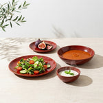4 kişilik Dem Kırmızı stoneware yemek takımıyla kurulmuş, yemekli sofra renk:Dem Kırmızı