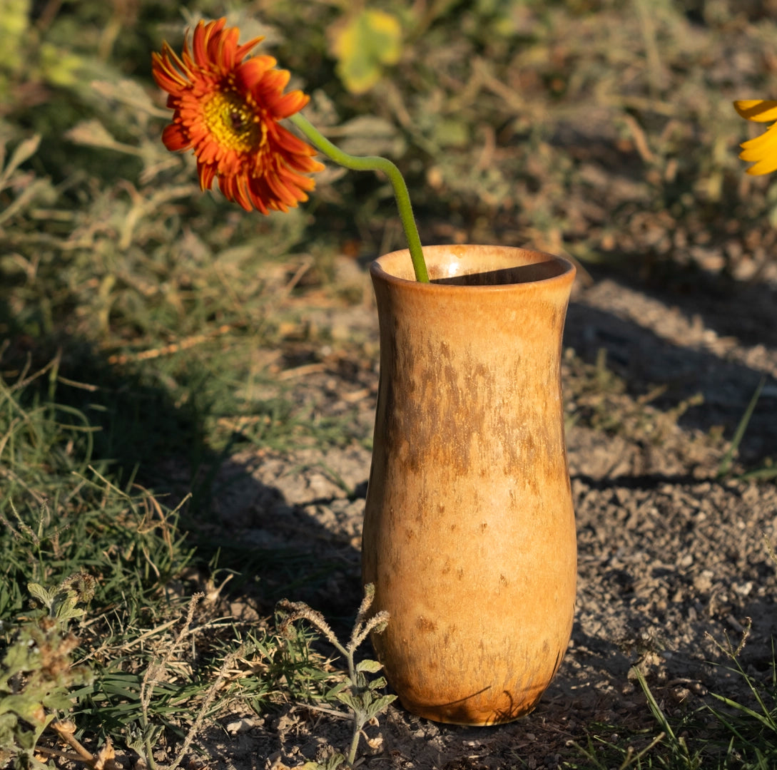 El yapımı stoneware sütun vazo, kahve