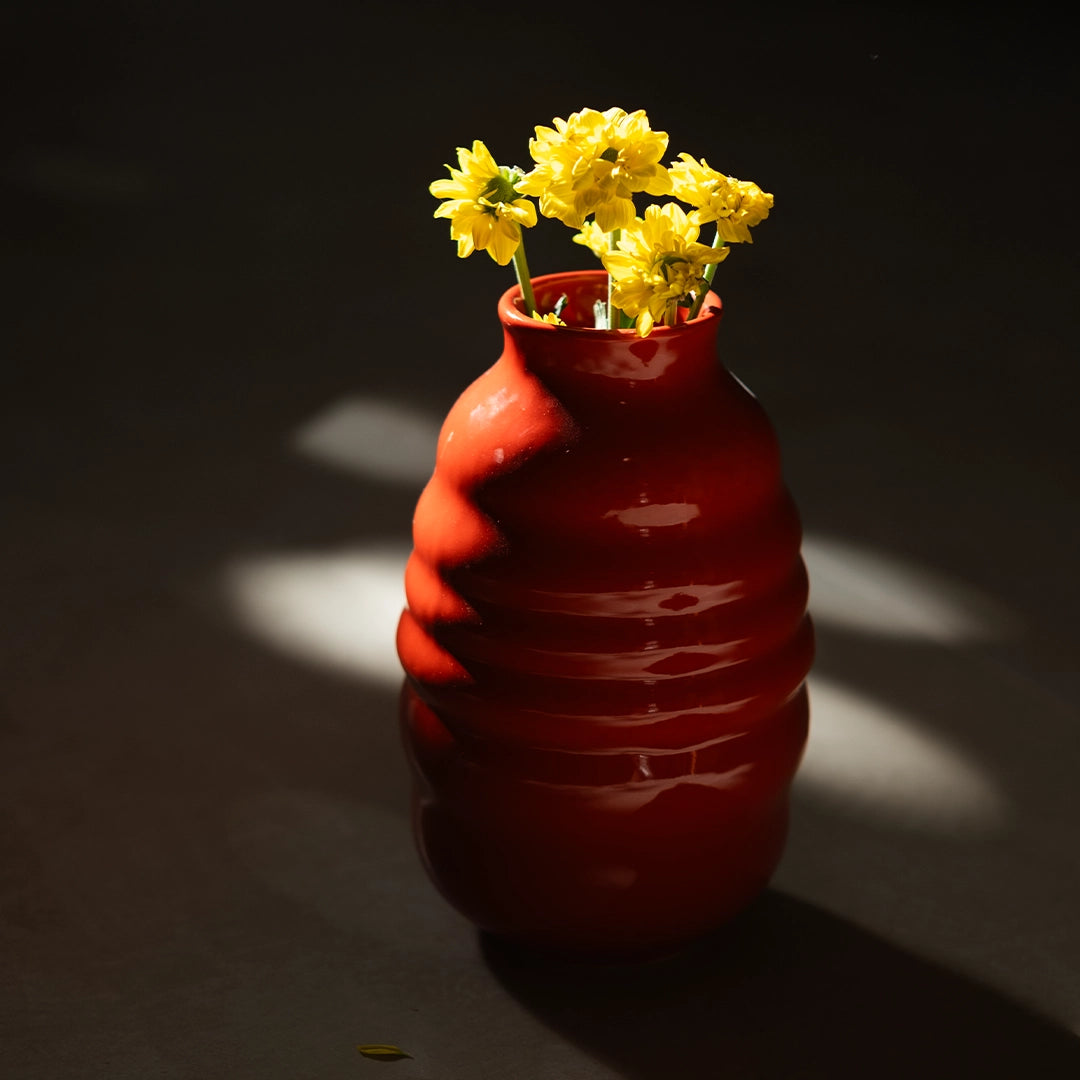 El yapımı stoneware bombeli vazo, mercan