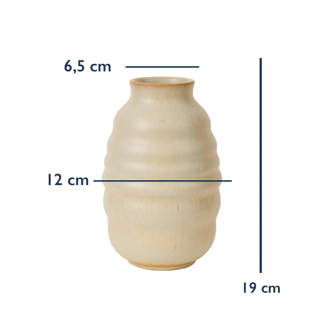 Stoneware Bombeli Vazo ölçüleri: 19 cm yükseklik, 12 cm genişlik, 6,5 cm ağız