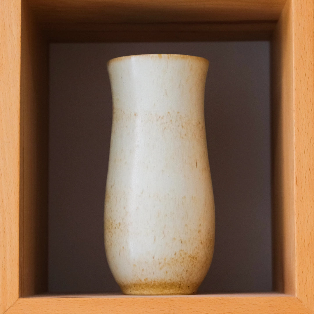 El yapımı stoneware sütun vazo, krem