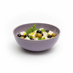 Sümbül bowl içinde peynirli salata