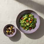 Sümbül yayvan bowl ve küçük bowl bir arada, salatalı