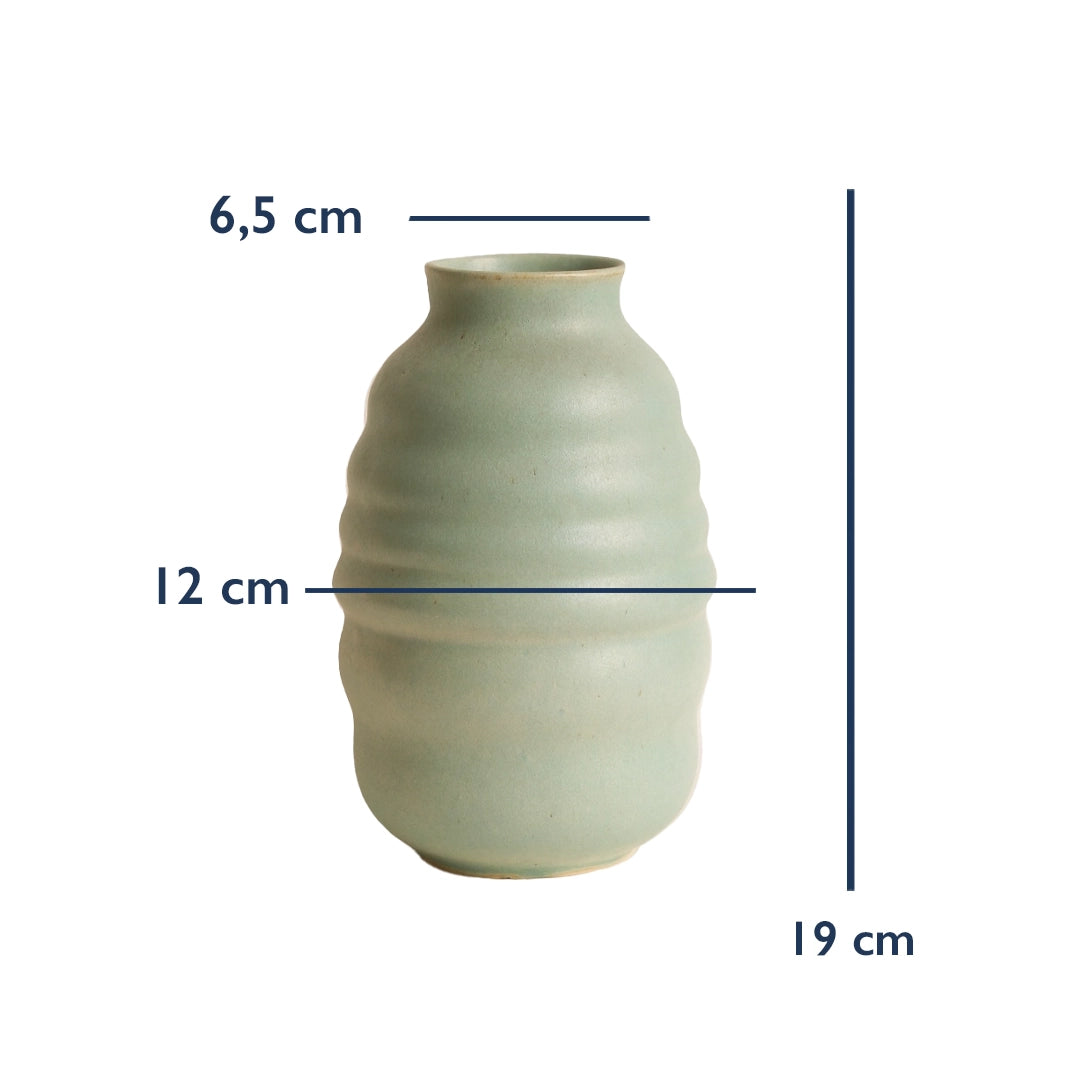 Stoneware Bombeli Vazo ölçüleri: 19 cm yükseklik, 12 cm genişlik, 6,5 cm ağız