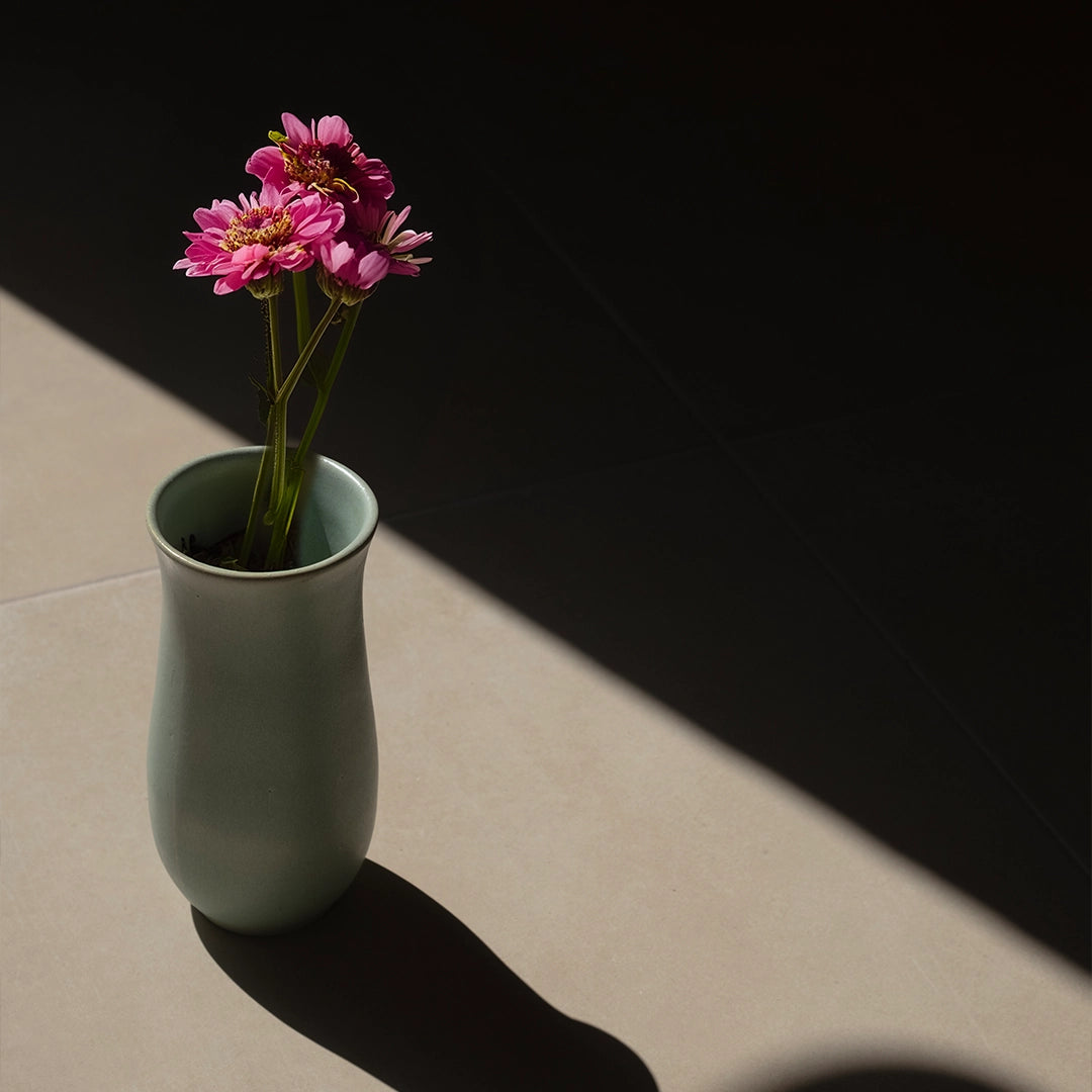 El yapımı stoneware sütun vazo, su yeşili